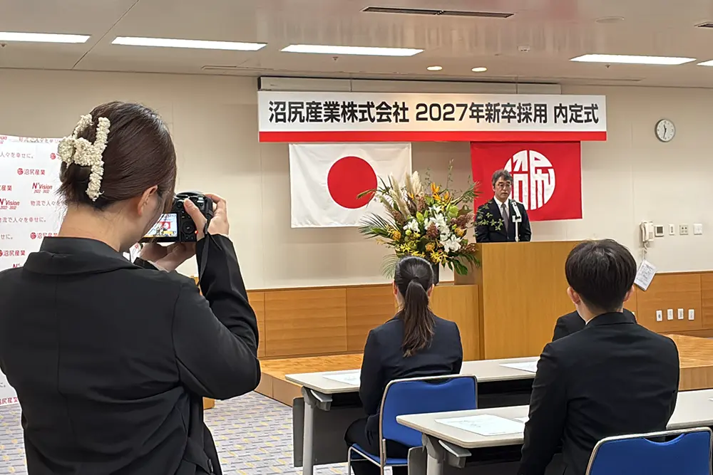 社内行事では、撮影や取材も担当しています。